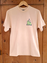 Load image into Gallery viewer, HUF - High Tide T-Shirt - wheat
