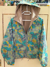 Load image into Gallery viewer, Mazine Cherry Hill Reversible Light Jacket- sandy olive printed
